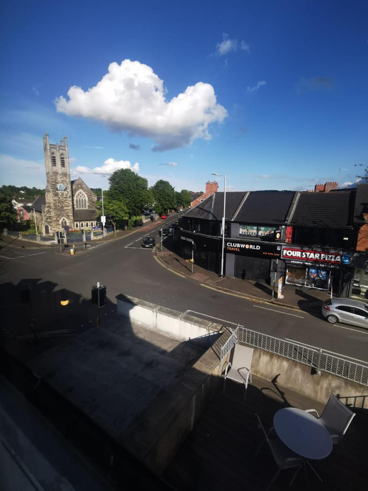 Attic Style 2 Bed Duplex Apartment With Rooftop Patio Belfast Exterior foto