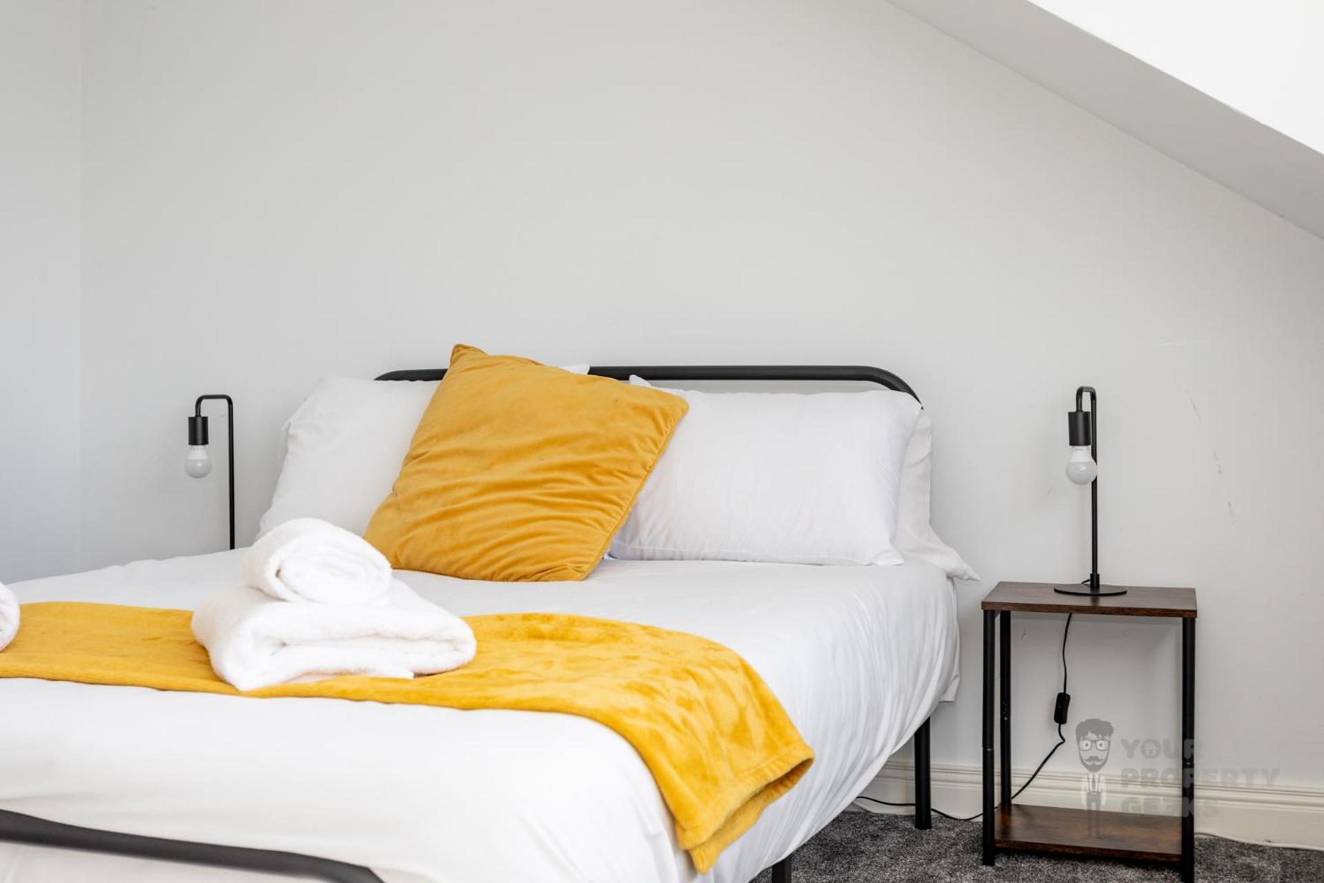 Attic Style 2 Bed Duplex Apartment With Rooftop Patio Belfast Exterior foto